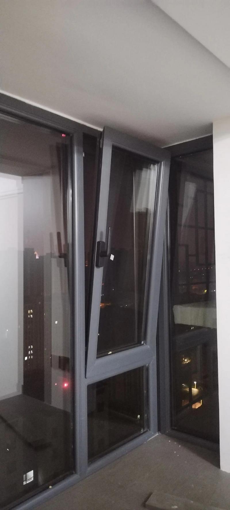 全屋門窗升級新體驗 隱形合頁內開內倒窗與金剛網紗窗的完美融合