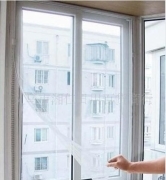 絲絲密網鎖清風——義烏市湘仁日用百貨商行隱形紗窗走進千家萬戶